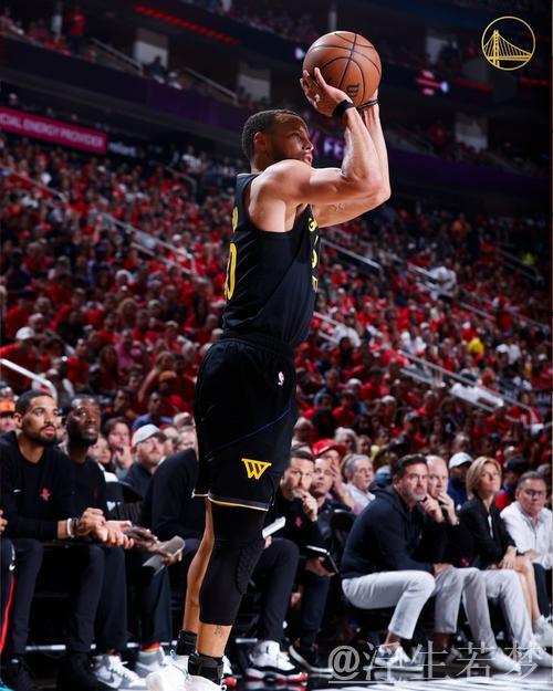 勇士上演黑七奇迹 4-3力克火箭闯入西部半决赛