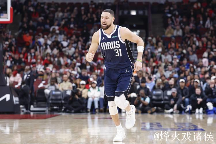 克莱26分6三分创里程碑 独行侠主场狂胜爵士 克莱26分6三分创里程碑 独行侠主场狂胜爵士